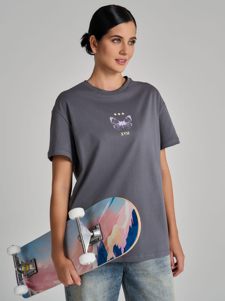 Футболка с принтом бабочек на спине