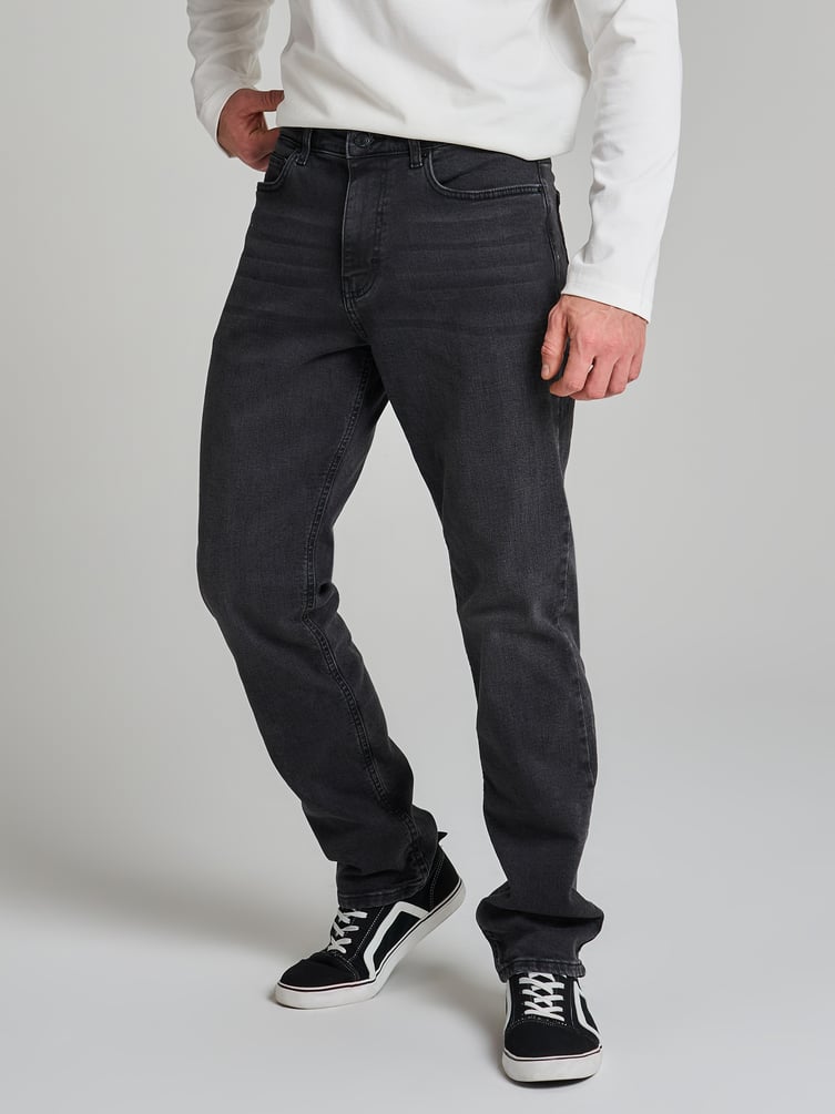 Классические прямые джинсы