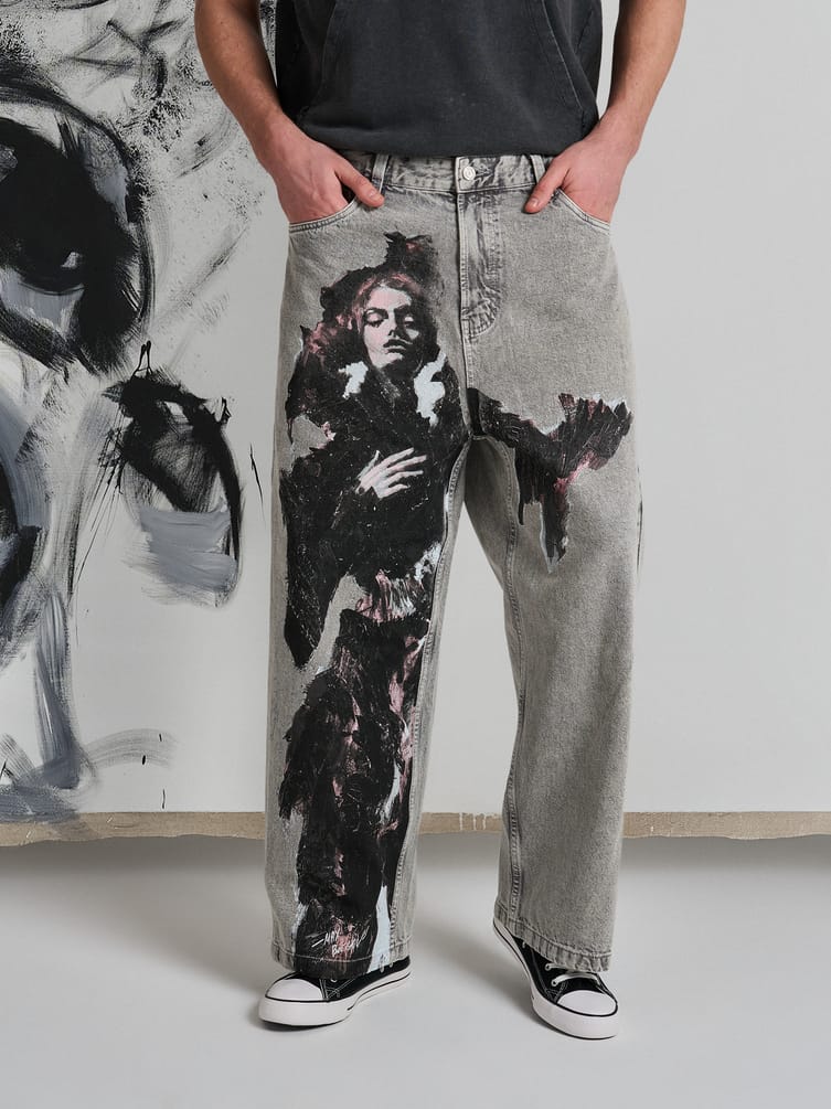 Джинсы широкие с принтом Макс Борисов