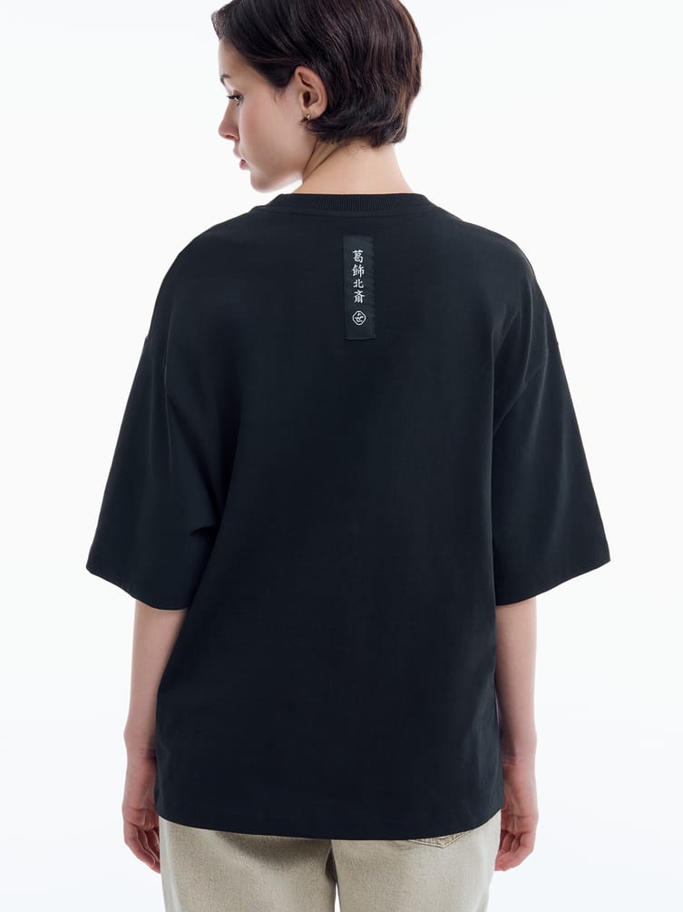 Плотная футболка оверсайз с принтом гравюры