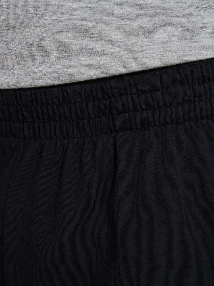 Пижама с футболкой и шортами