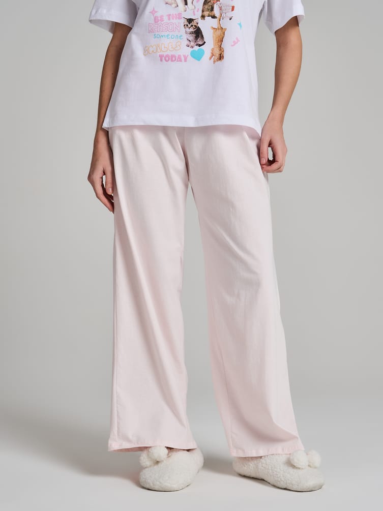 Пижама с принтом котиков и брюками