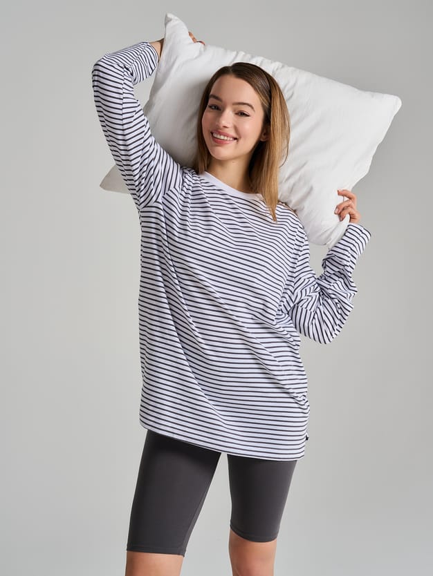 Пижама полосатая с кофтой и шортами