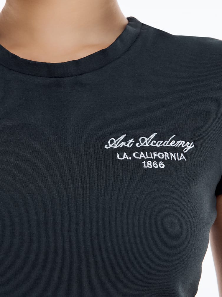 Облегающая футболка с вышитой надписью