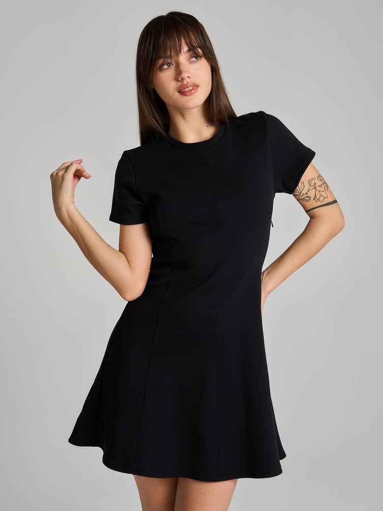 Мини платье футляр с коротким рукавом