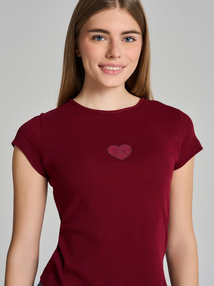 Футболка приталенная с надписью