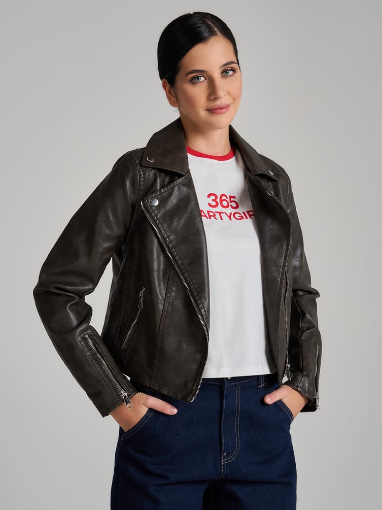 Футболка приталенная с надписью