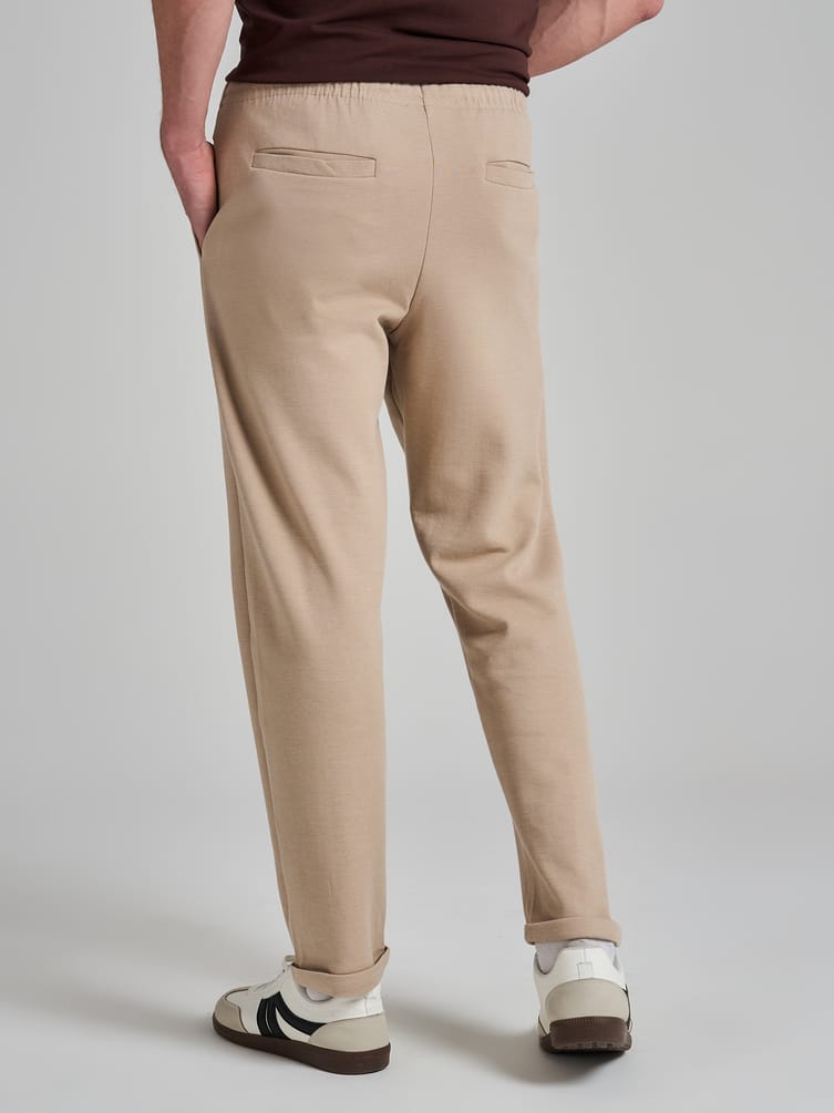 Брюки зауженные на резинке