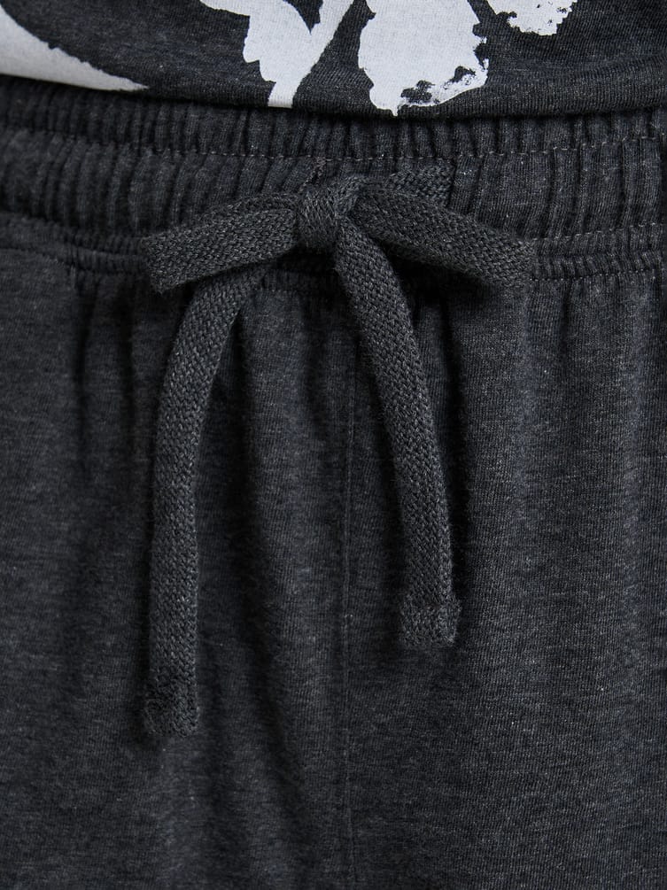 Пижама с футболкой и шортами