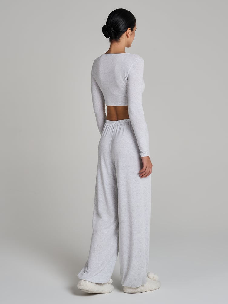 Пижама с кроп-топом и брюками