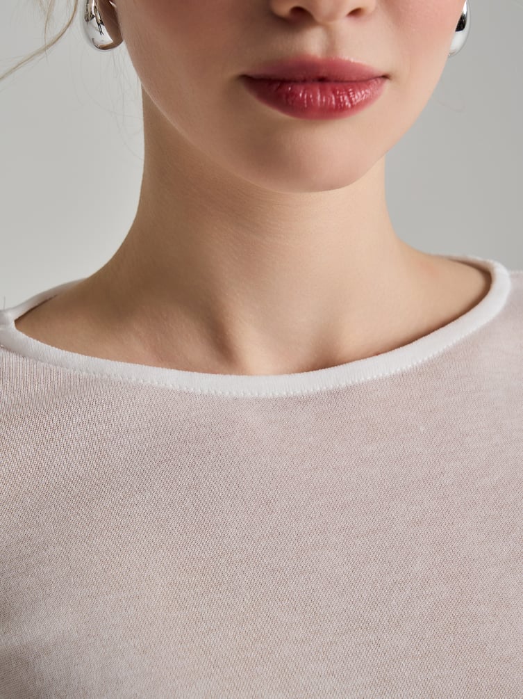 Легкий лонгслив с длинным рукавом