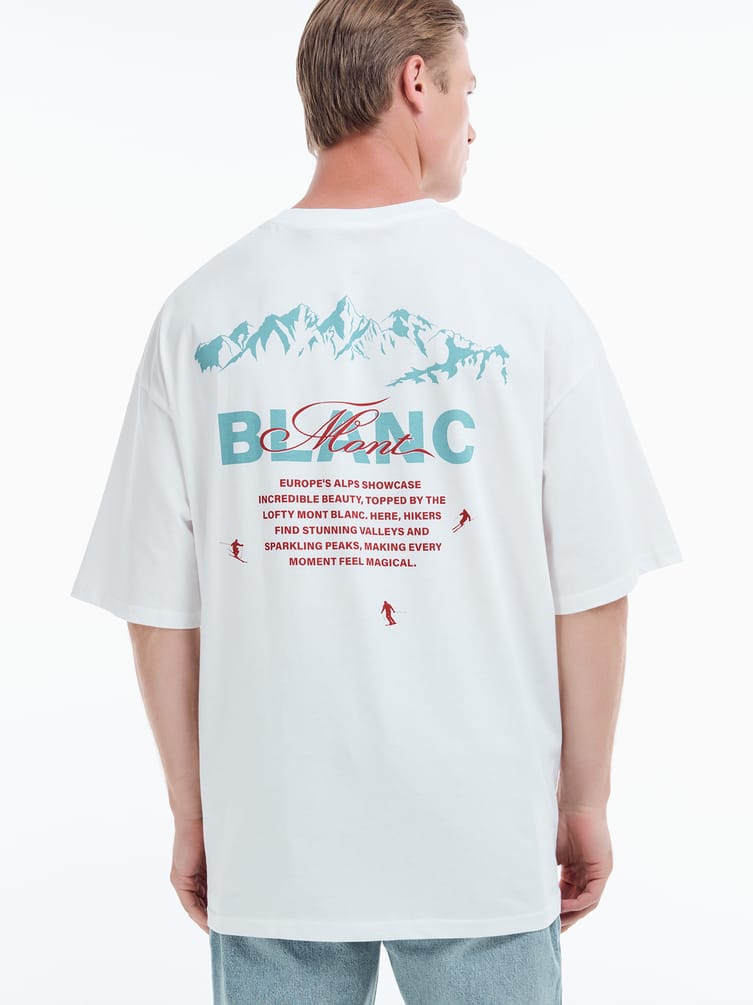 Футболка оверсайз с принтом гор на спине