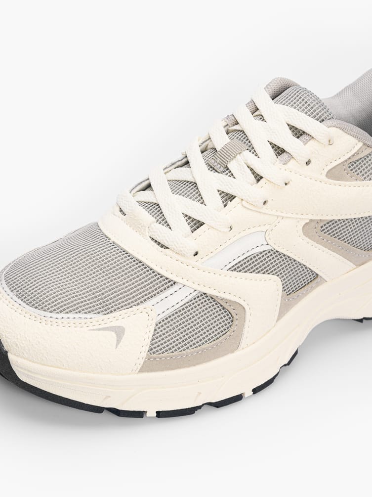 Спортивные кроссовки с сеткой