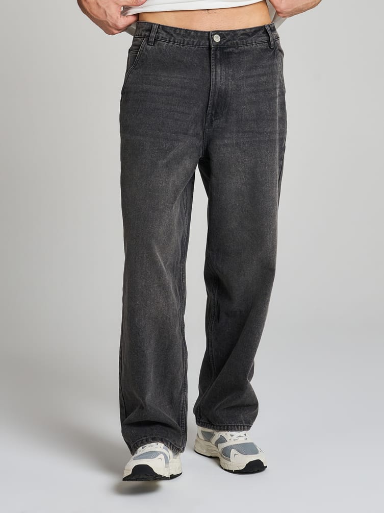 Широкие джинсы багги с вареным эффектом