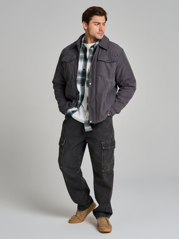 Зауженные джинсы карго с боковыми карманами