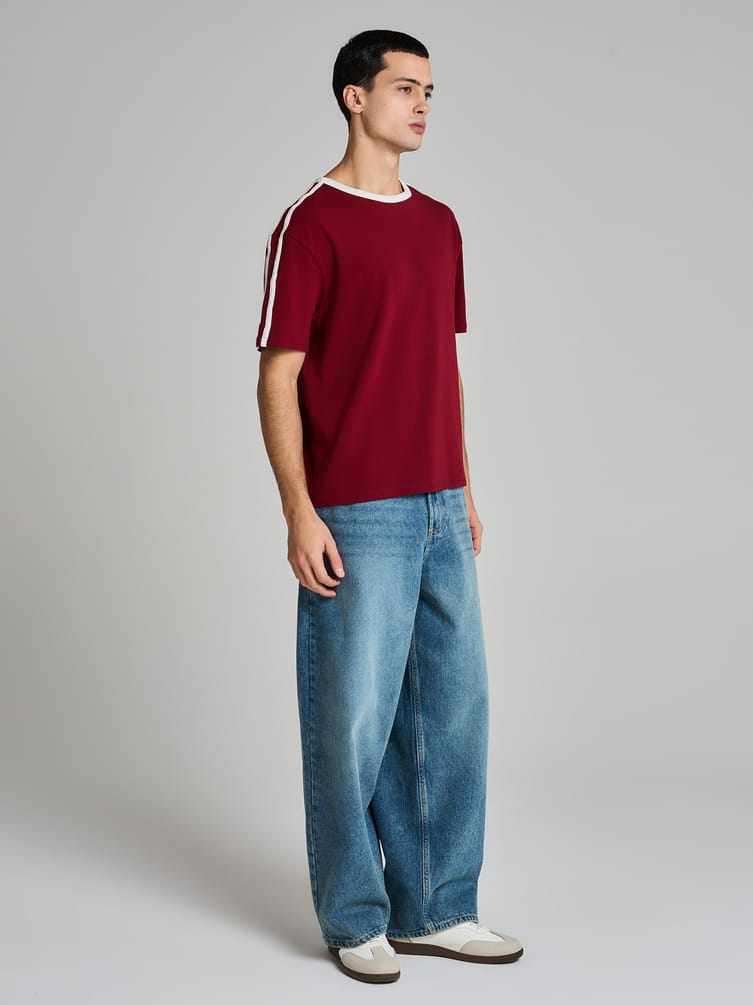 Футболка спортивная с лампасами