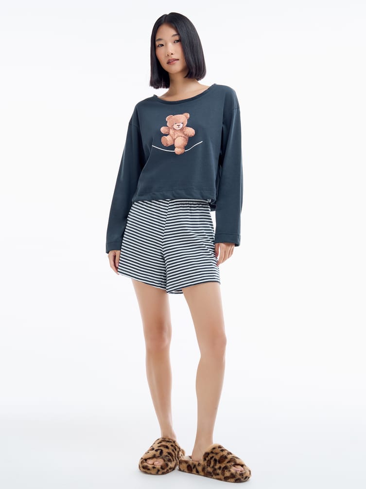 Пижама с длинным рукавом и шортами в полоску