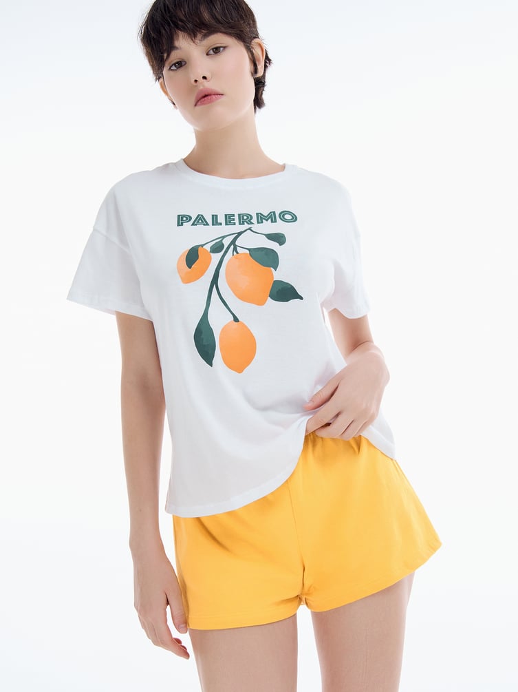 Пижама с принтом лимонов и шортами