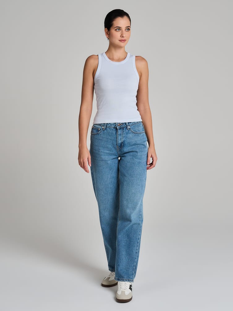 Майка на широких бретелях с вареным эффектом