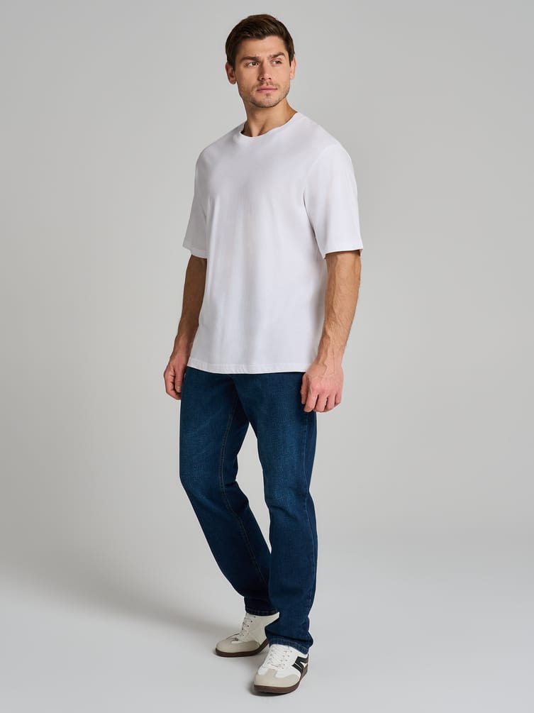 Классические прямые джинсы