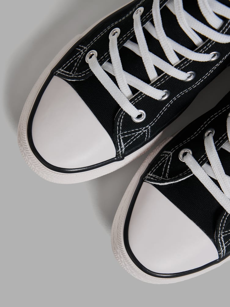 Высокие кеды на белой подошве