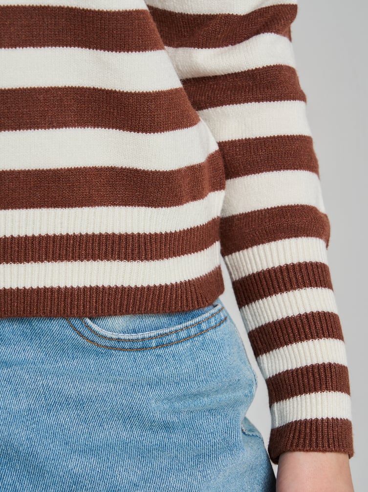 Джемпер трикотажный в полоску