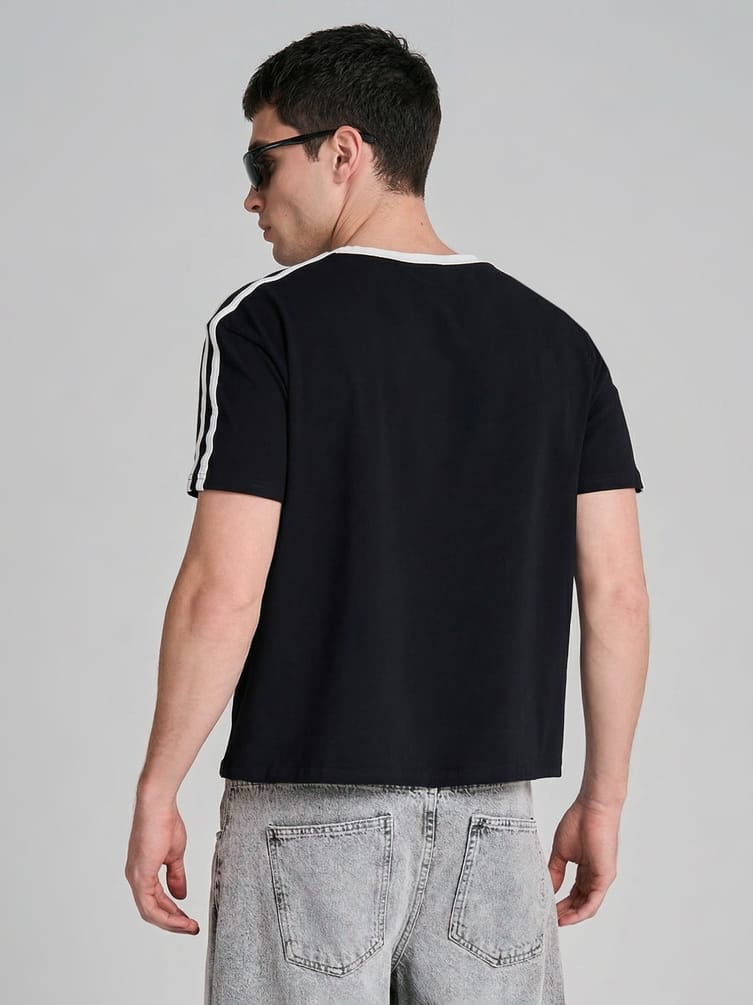 Футболка спортивная с лампасами