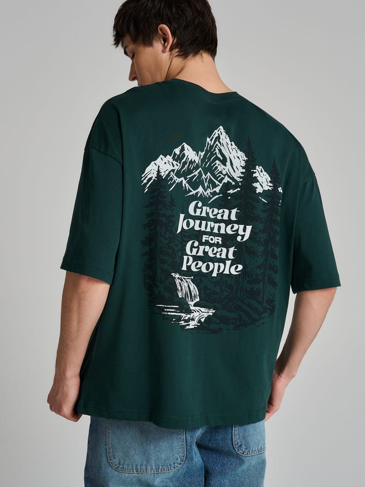 Футболка оверсайз с принтом гор на спине