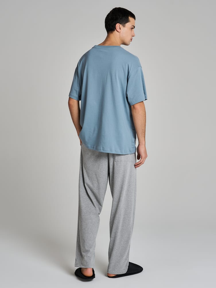 Пижама с футболкой и брюками