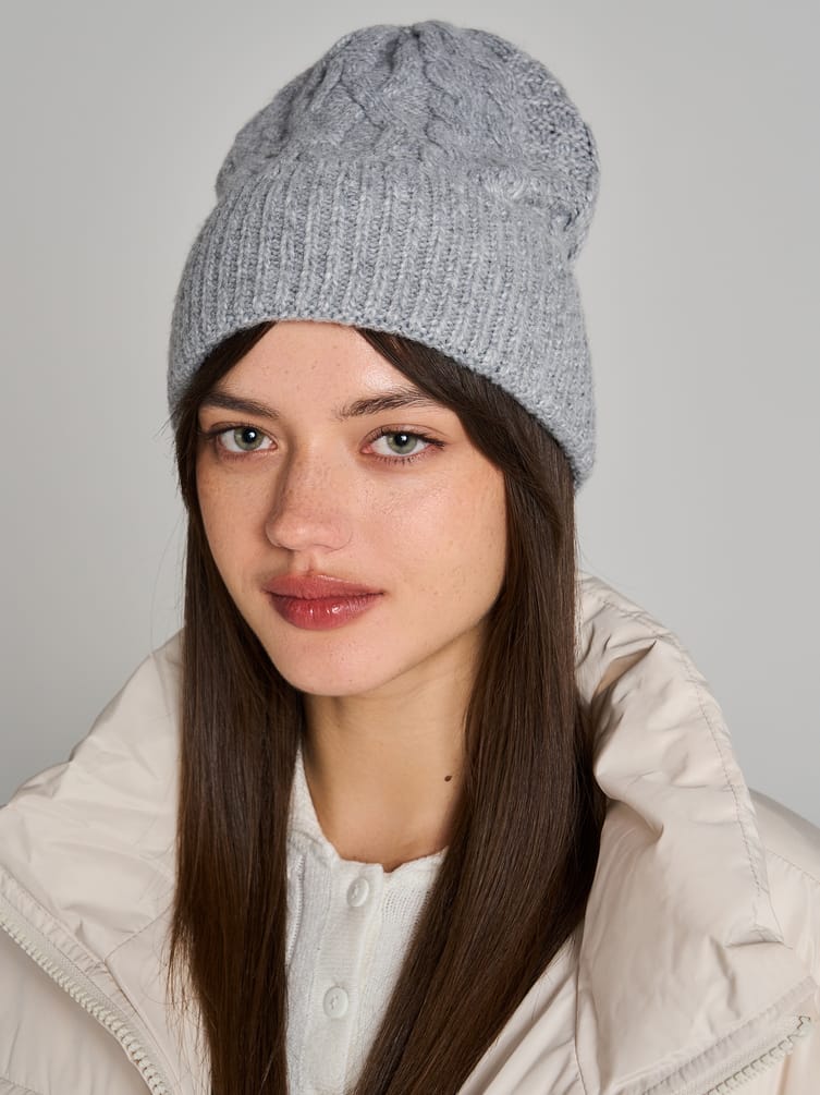 Вязаная зимняя шапка