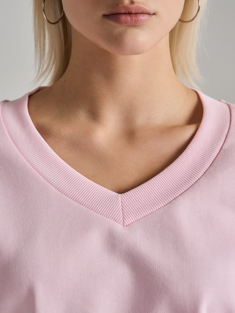 Свитшот с V-образным вырезом