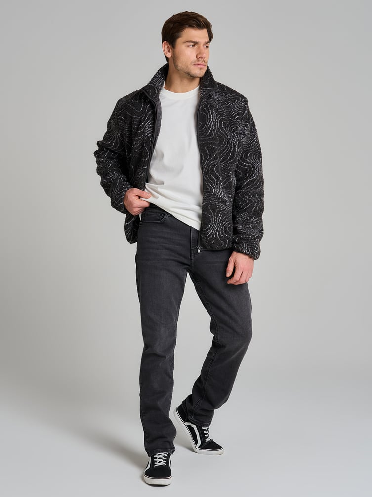 Классические прямые джинсы