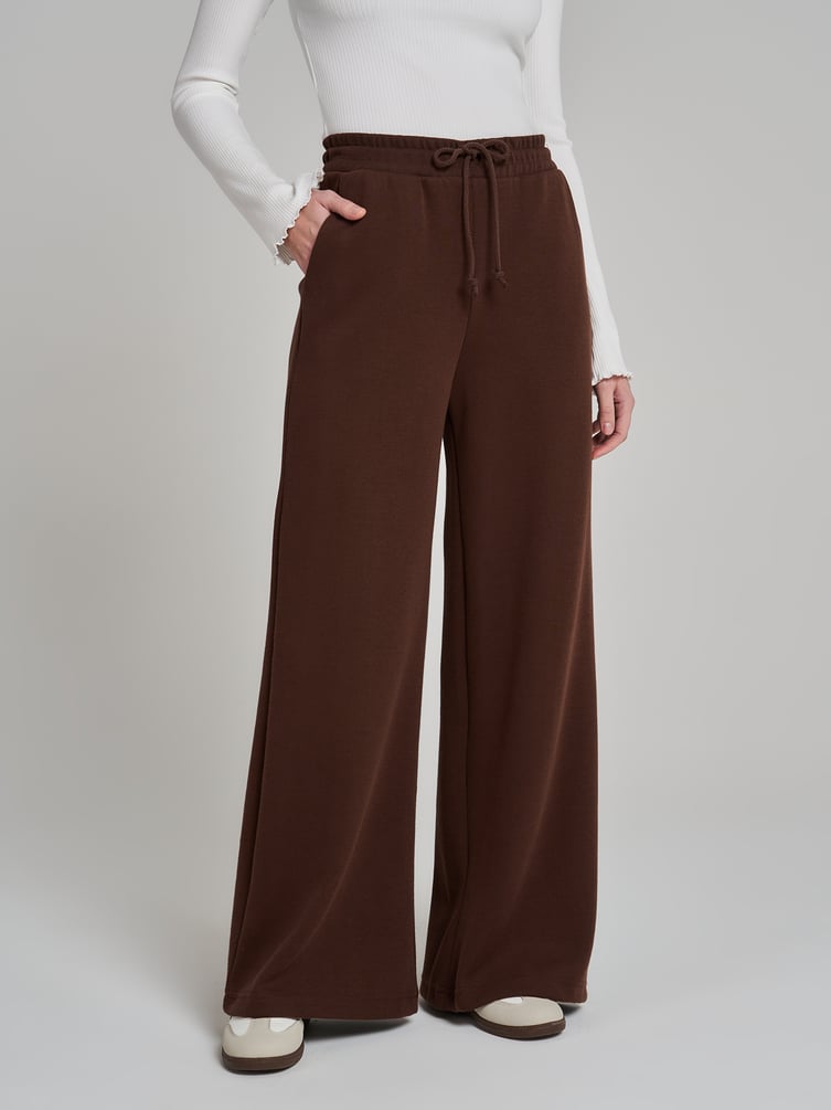 Брюки трикотажные широкие