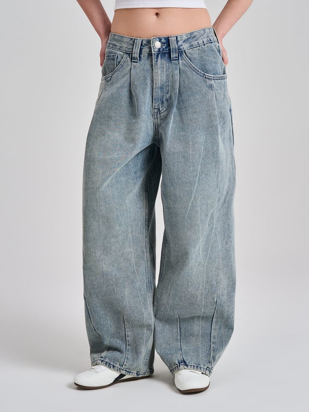 Джинсы баллоны с защипами