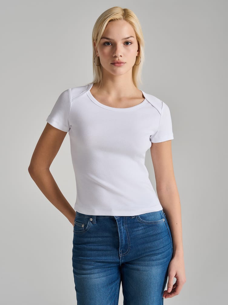 Футболка приталенная