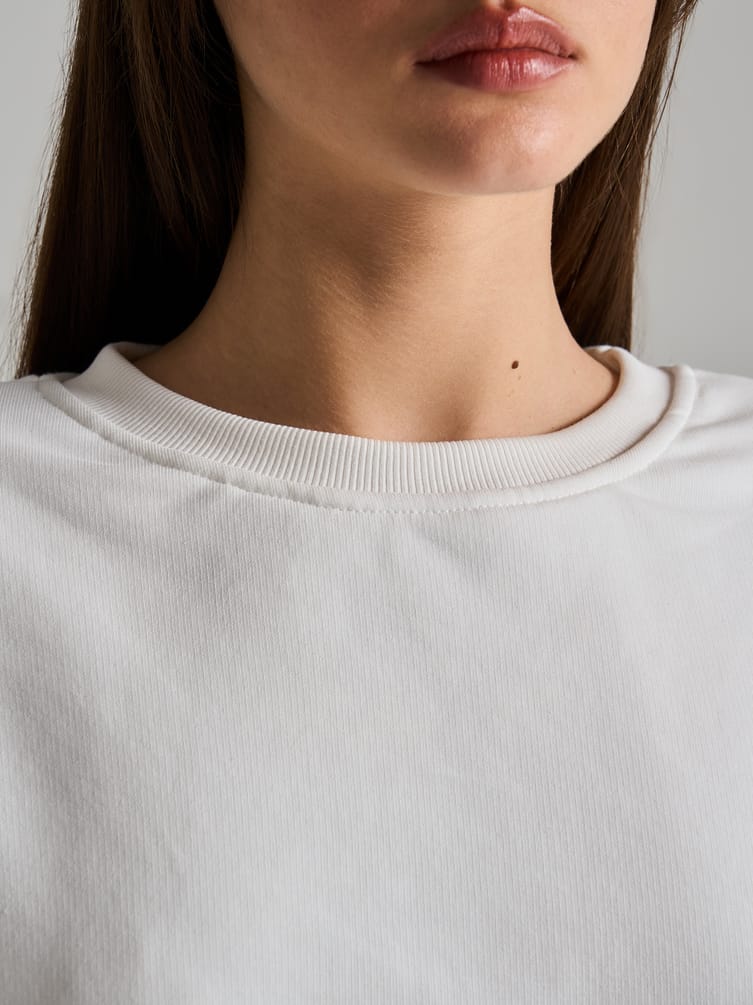 Свитшот с резинкой на талии