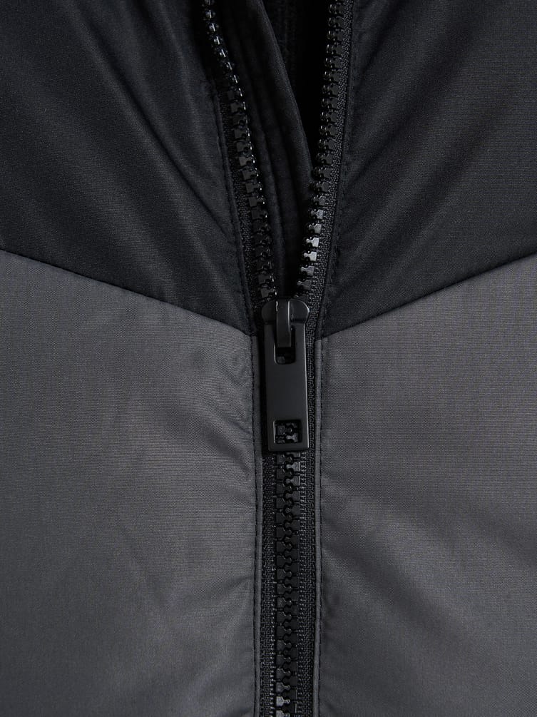 Куртка с капюшоном на синтепоне