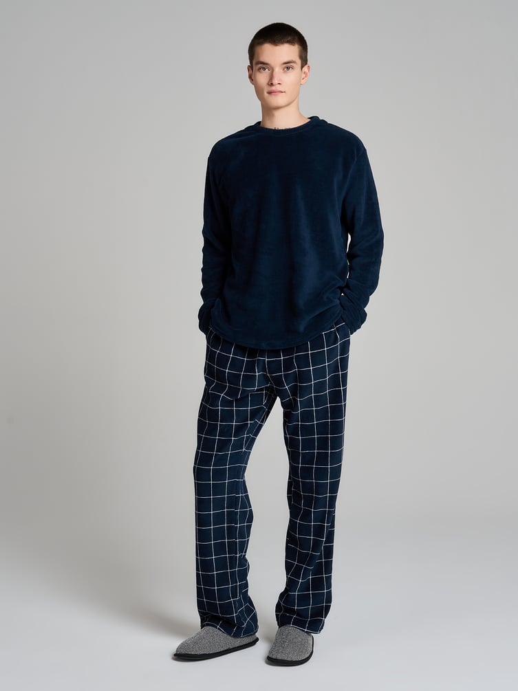 Пижама плюшевая с лонгсливом и брюками в клетку