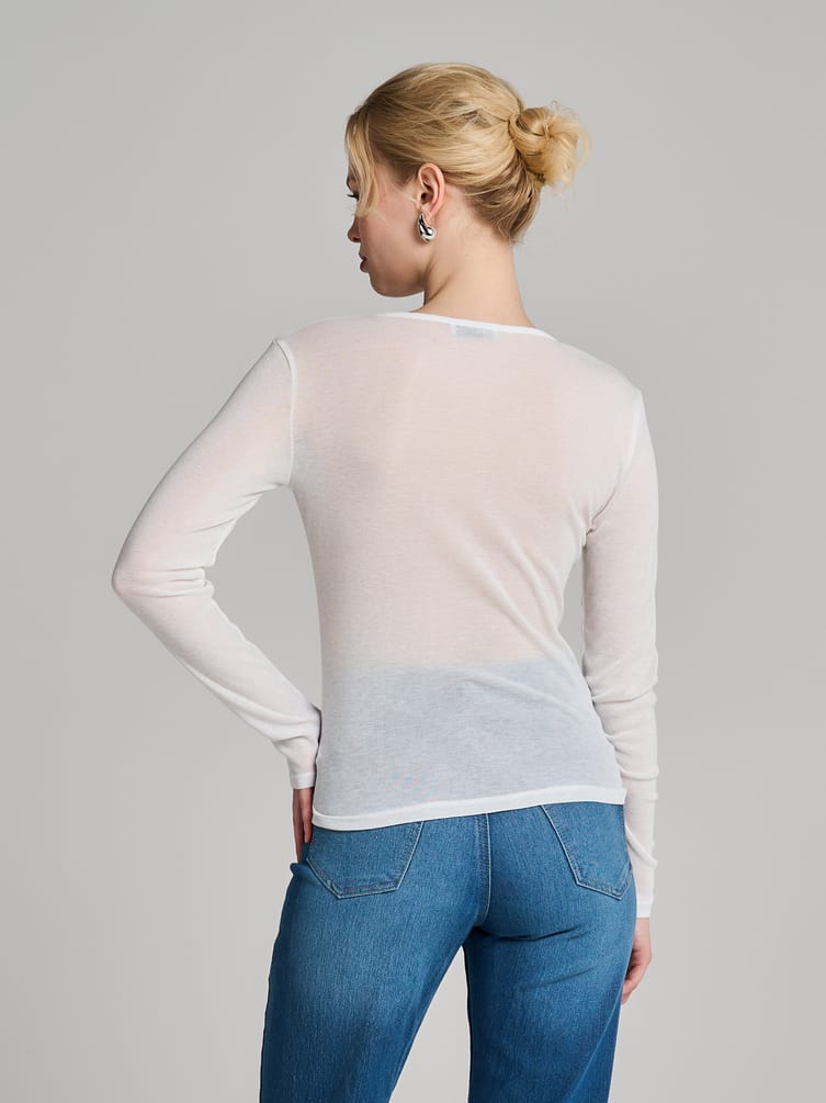 Легкий лонгслив с длинным рукавом