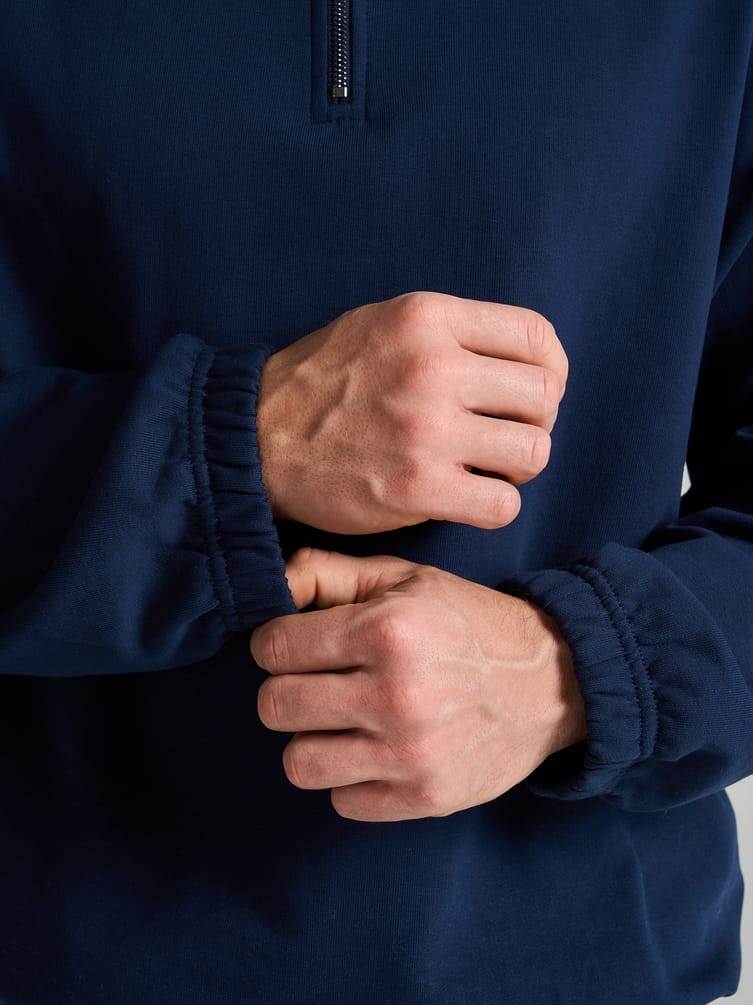 Свитшот оверсайз с молнией полузамком