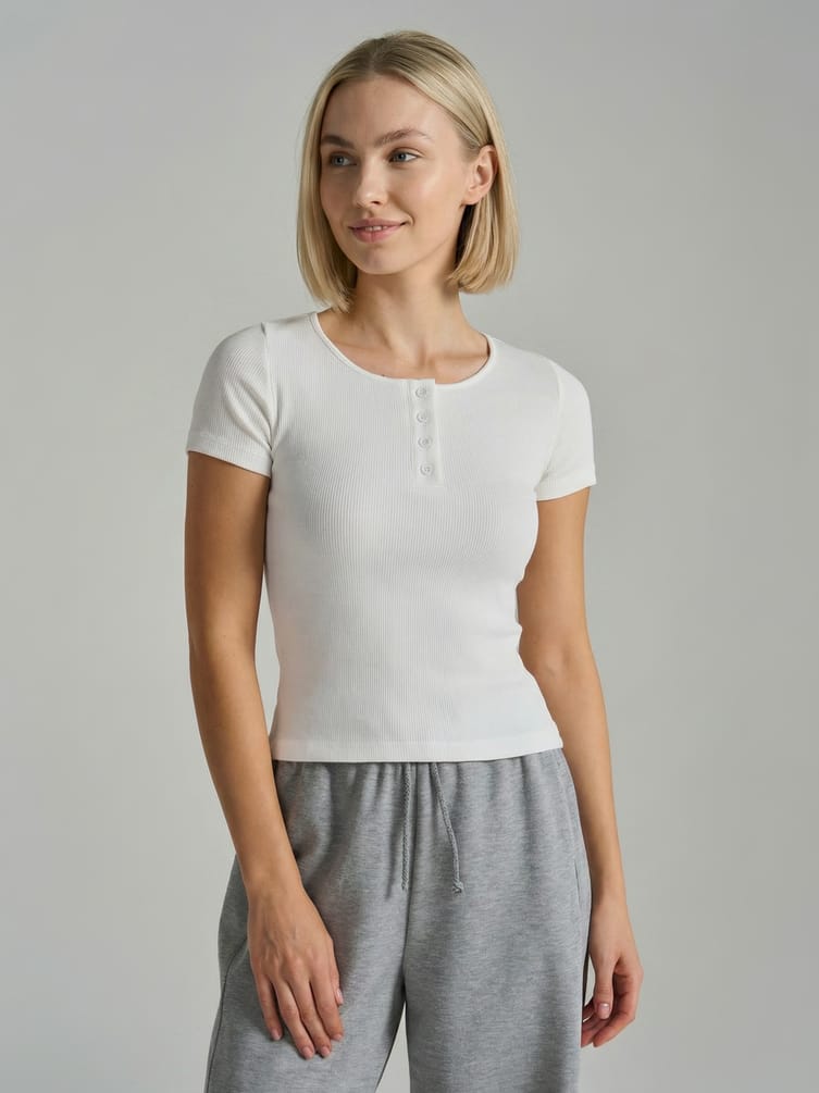 Футболка приталенная на пуговицах