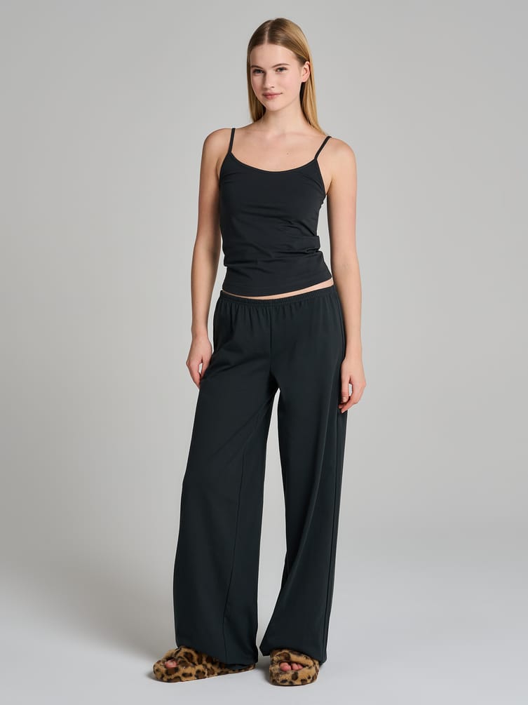 Пижама из хлопка с майкой и брюками