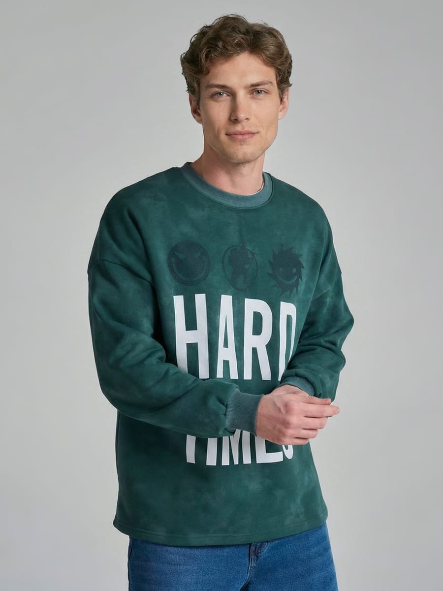 Свитшот оверсайз с надписью и вареным эффектом