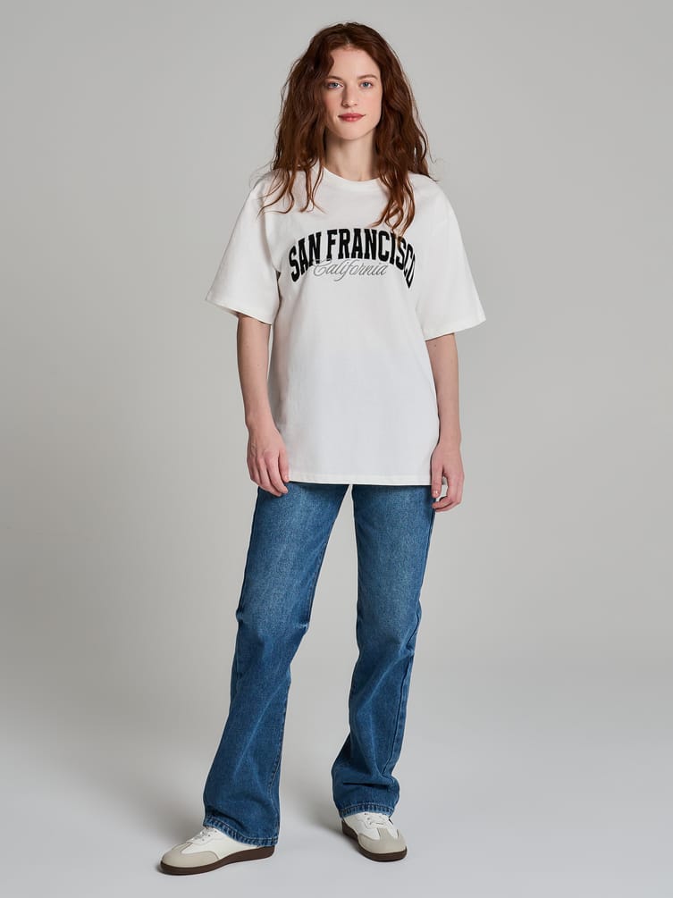 Хлопковая футболка оверсайз с вышивкой надписи