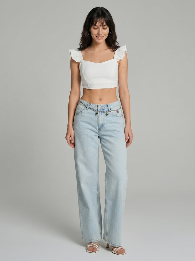 Короткий топ с оборками на лямках