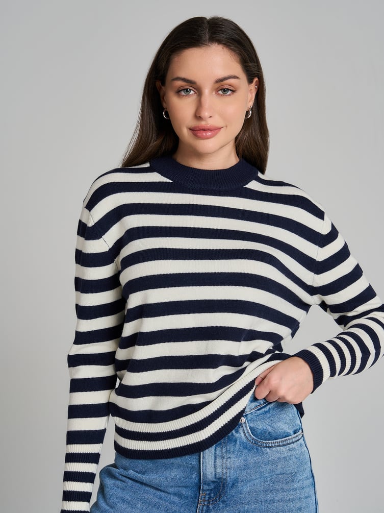 Джемпер трикотажный в полоску