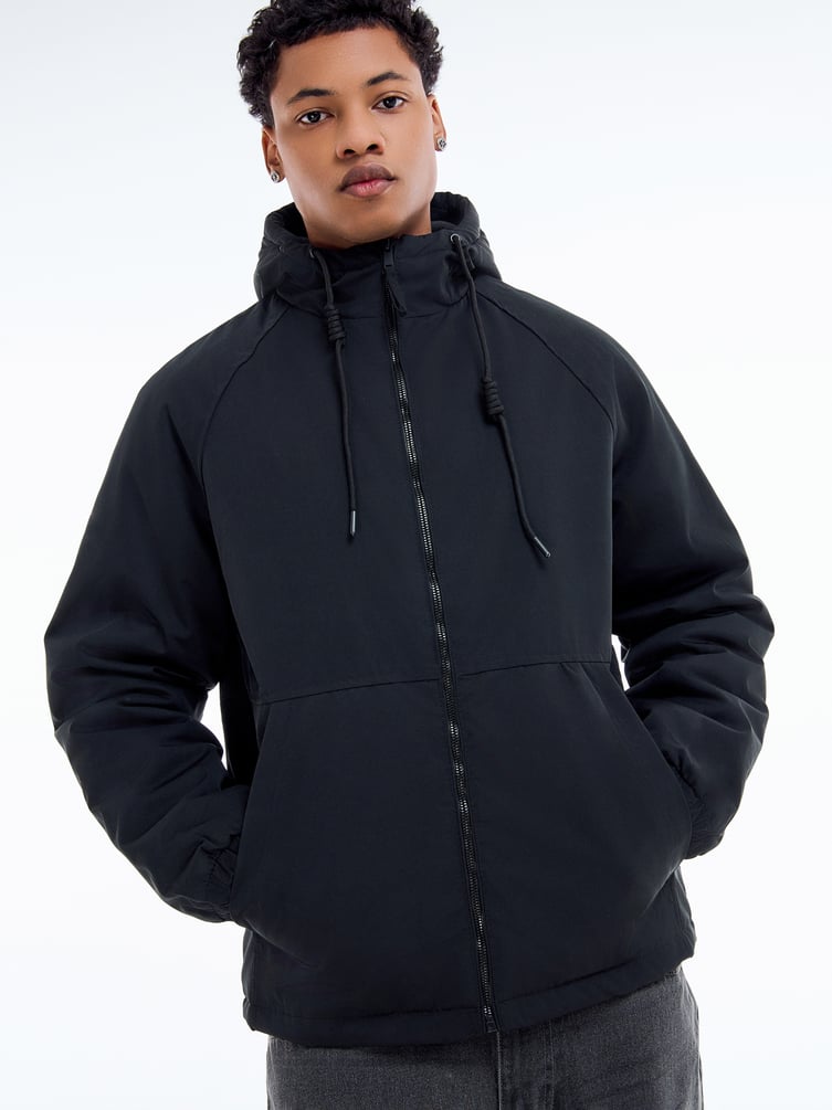 Демисезонная куртка с капюшоном