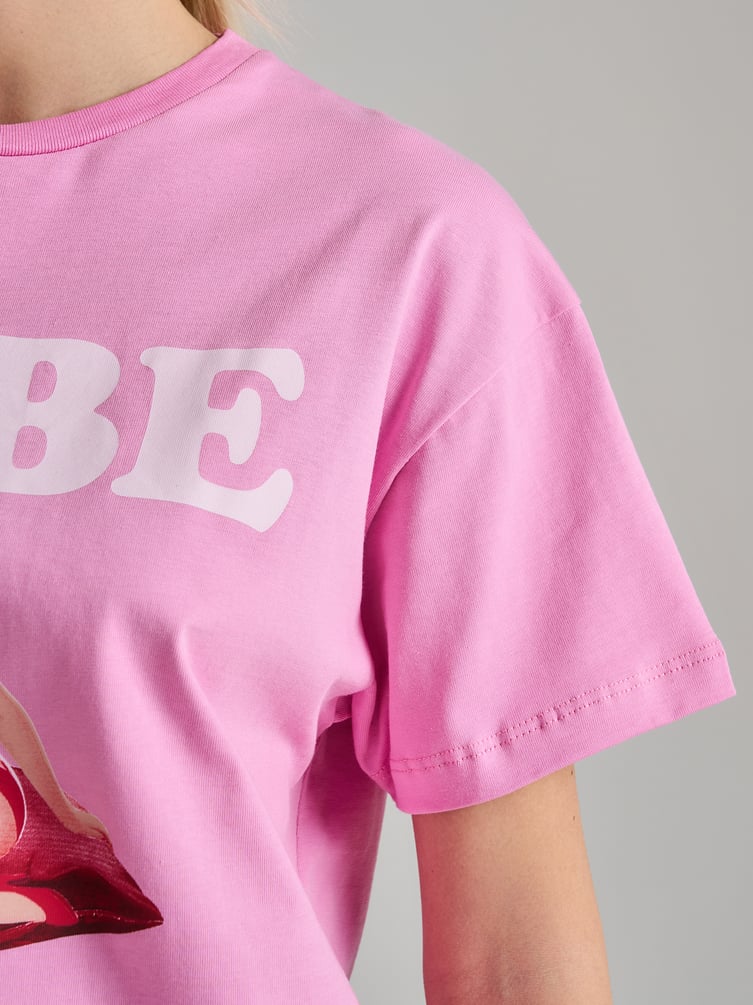 Футболка оверсайз с принтом пин-ап