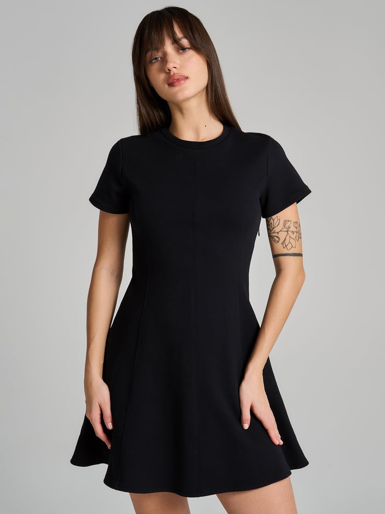 Мини платье футляр с коротким рукавом