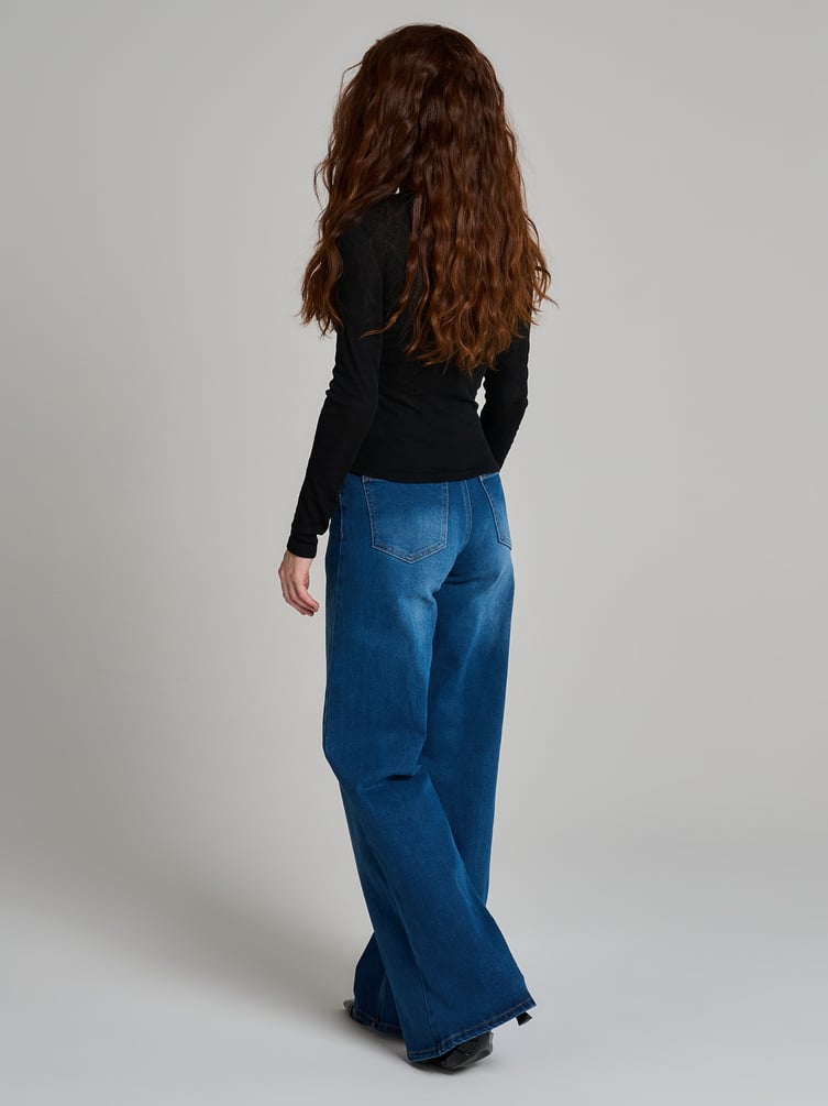 Джинсы широкие с завышенной талией